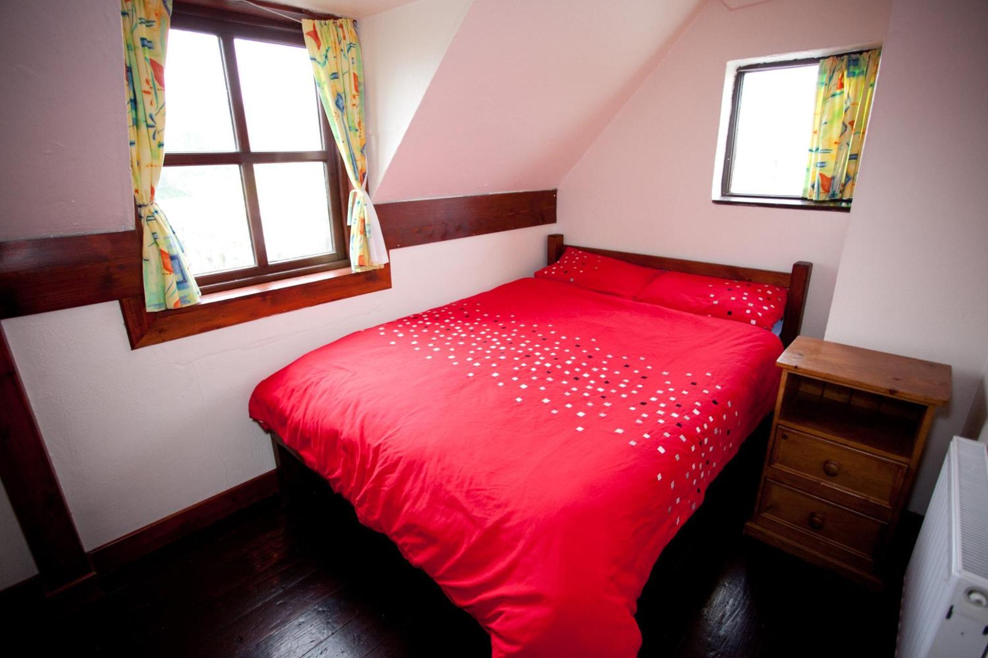 Aille River Tourist Hostel And Camping Doolin Room photo