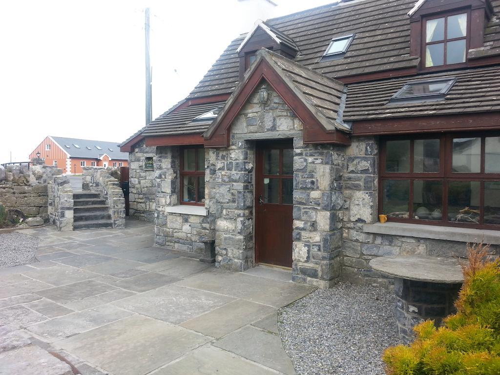 Aille River Tourist Hostel And Camping Doolin Exterior photo