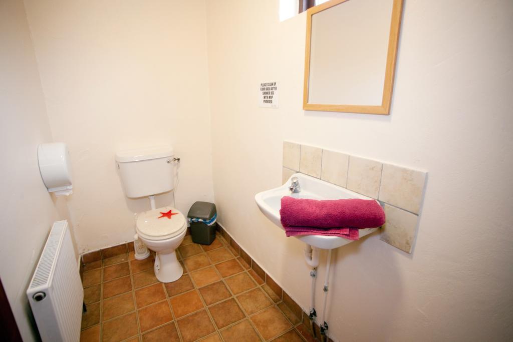 Aille River Tourist Hostel And Camping Doolin Room photo