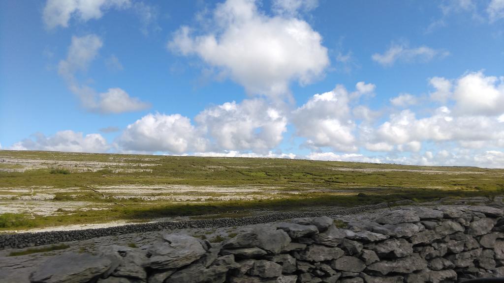 Aille River Tourist Hostel And Camping Doolin Exterior photo