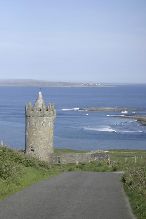 Aille River Tourist Hostel And Camping Doolin Exterior photo